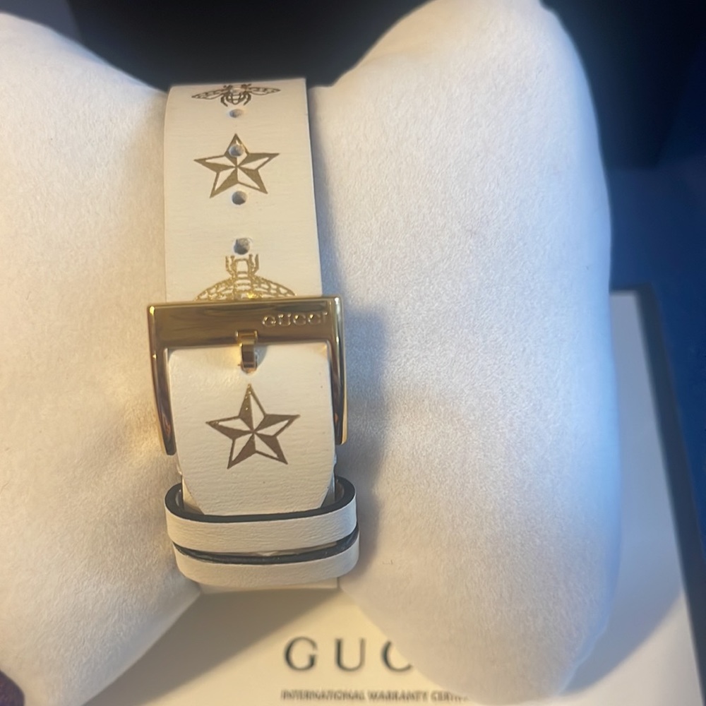 Gucci Gold G-Timeless Bees & Stars Leather Strap Watch - New Women - Picture 2 of 4
